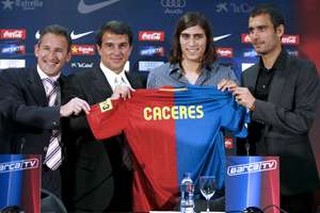 Foto de la presentación de Martín Cáceres